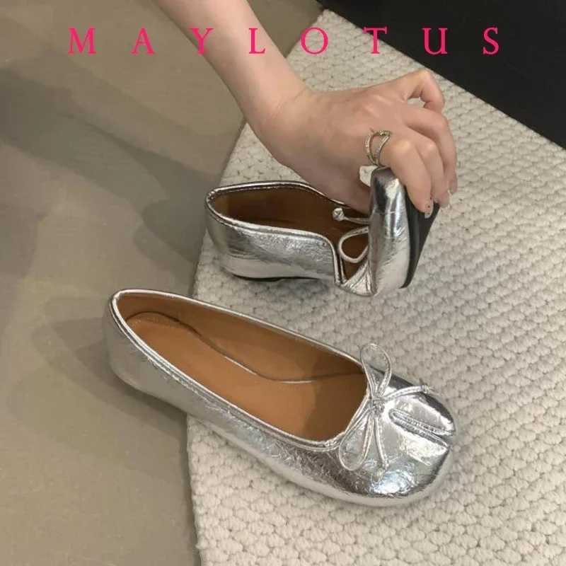 Spring Women Flat Split Toe Shoes with Bow Soft Leather Bow Tie Front Shallow Slip On Girls Tabi Shoes Flats Ballet ShoesC241128