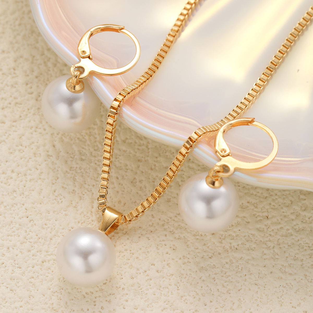Europe and the United States jewellery set of fashion light luxury pearl necklace earrings two-piece set of niche design senior sense of jewellery