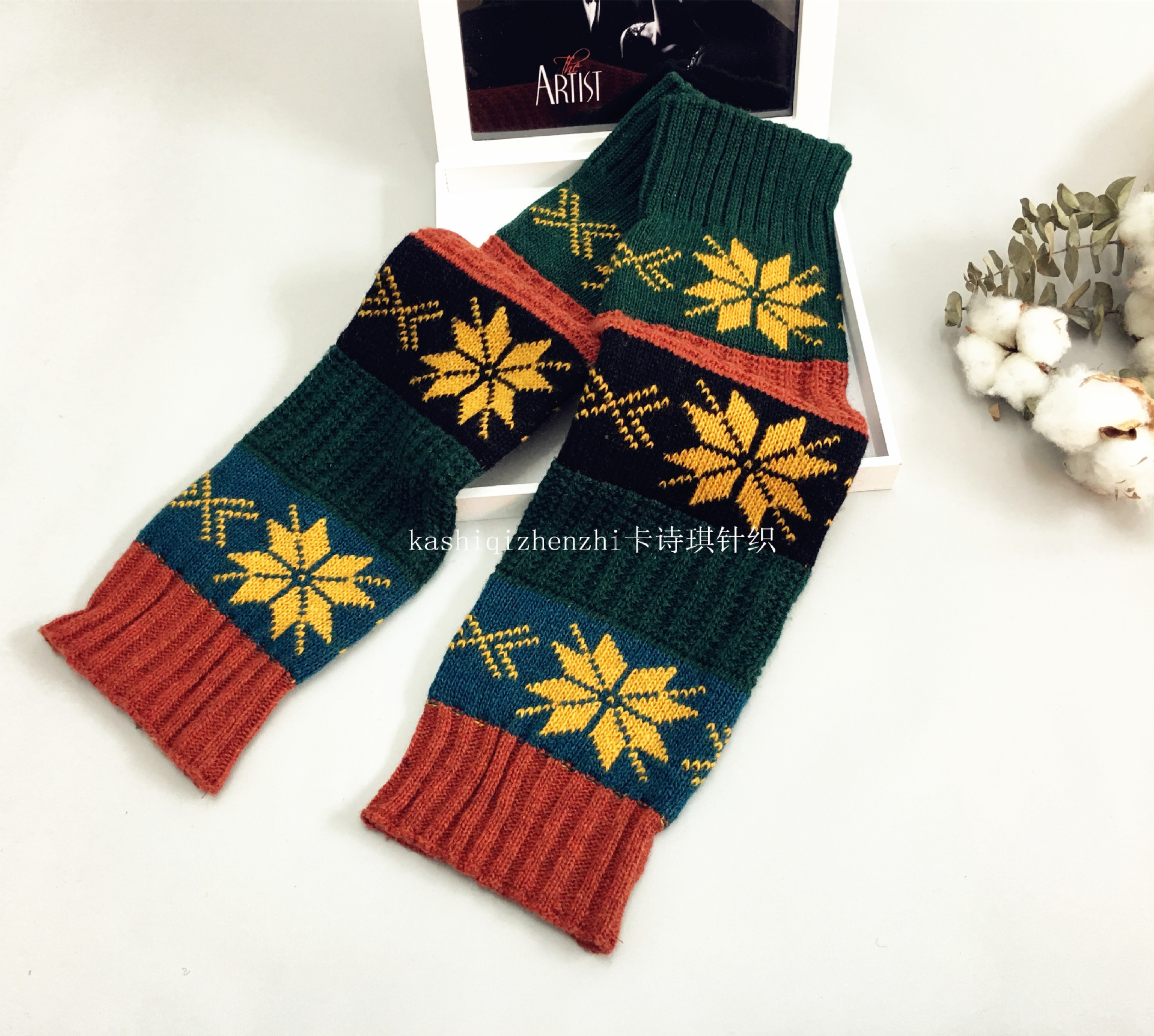 Autumn and Winter Forest Women's Warm Wool Socks Women's Leg Socks Boots Socks Color blocked Maple Leaf Pile Socks, Manufacturer Wholesale