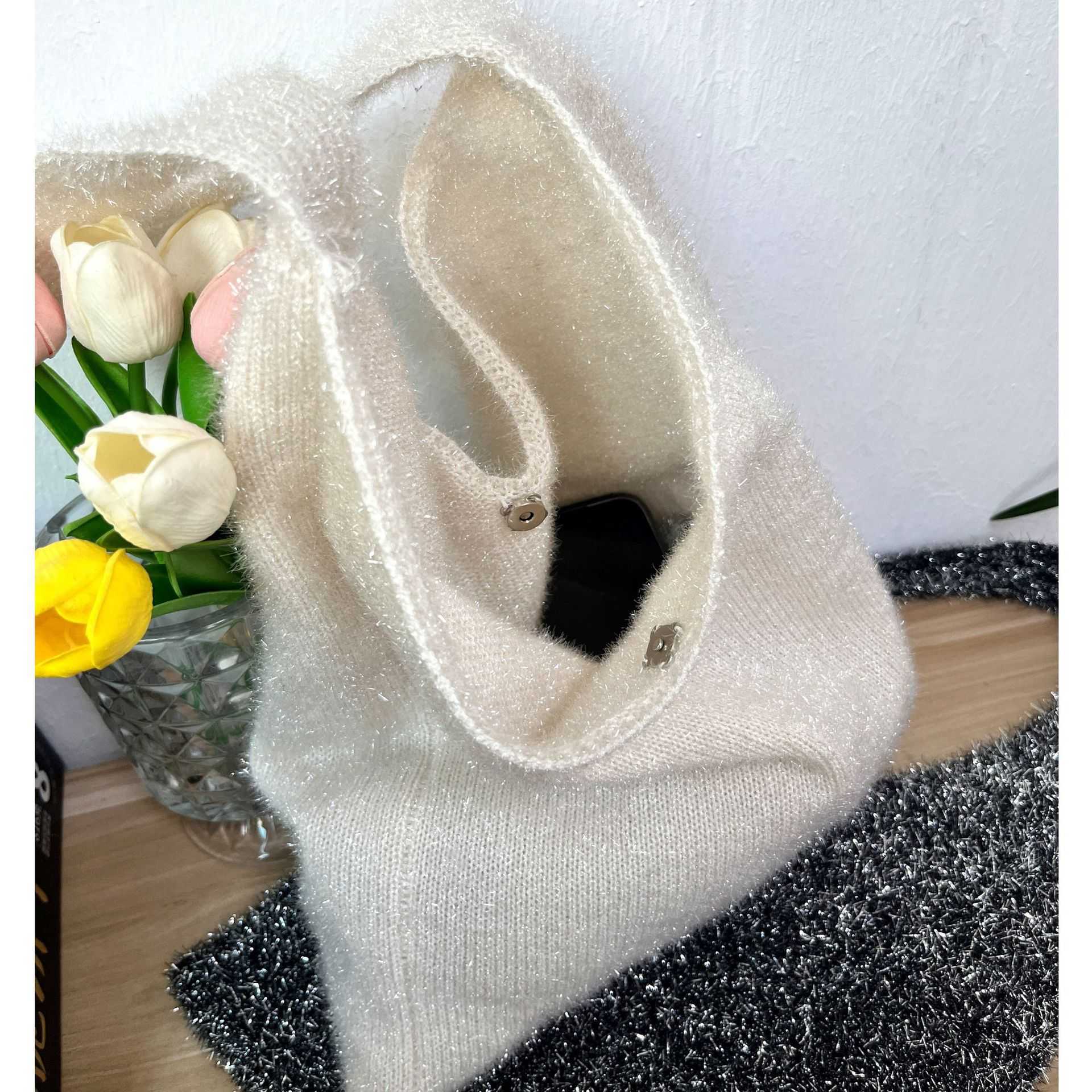 Blingbling Shoulder Bag with Large Capacity Gold Thread Bag Design, Small and Unique Handheld Bag with Magnetic Buckle in 4 Colors