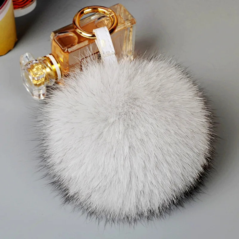 2024 Chain Metal Ring Pendant For Women 13cm Fluffy Real Fur Ball Pom Poms Pompom High Quality Keychain Car Key y241125