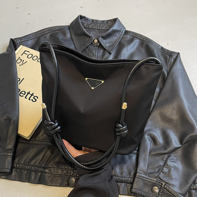 New handbag backpack black adjustable fashionable niche adjustable shoulder strap fashionable practical designer handbag fashionable shoulder bag bag