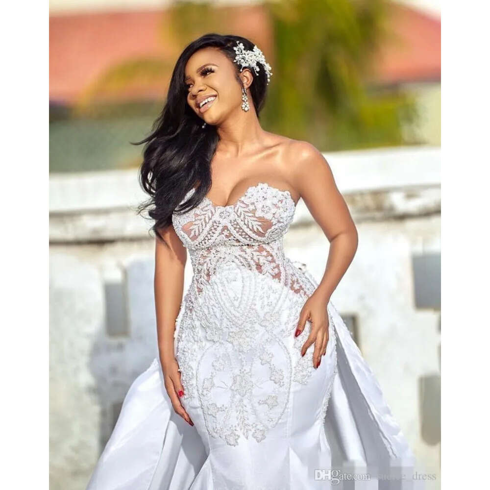 Wedding Dresses Mermaid Beaded Lace Applique Satin Detachable Chapel Train Sweetheart Neckline Illusion Plus Size Bridal Gown