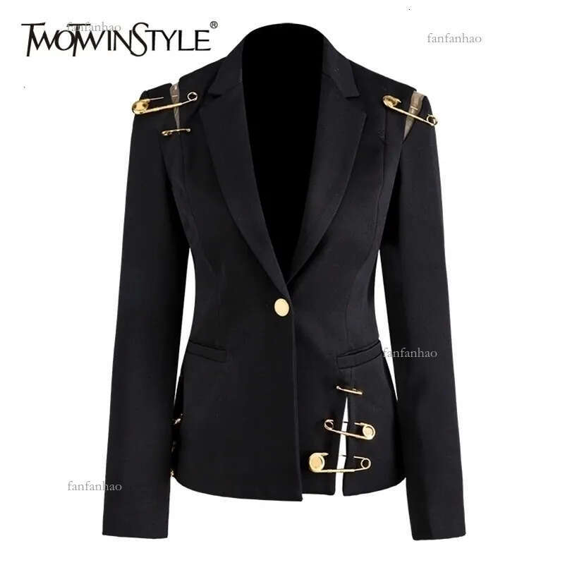 TWOTWINSTYLE Loose Fit Black Hollow Out Pin Spliced Jacket Blazer New Lapel Long Sleeve Women Coat Fashion Tide Autumn Winter LJ201214