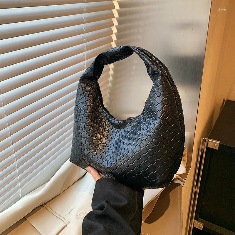Free Shipping Totes Fashion Woven Women Handbag Large Capacity Soft Leather Underarm Bag Female Casual Shoulder Bags Commute Travel Big