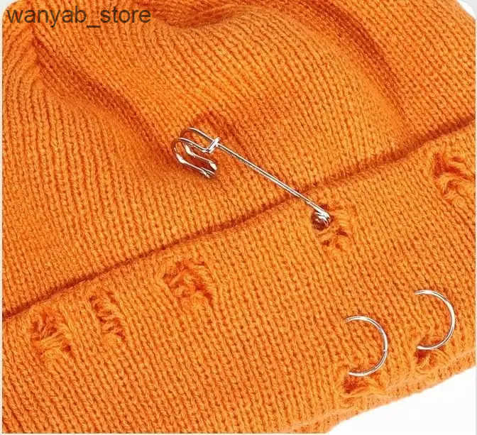 Beanie/Skull Caps Brand Oomy Womens Y2k Gothic Beanie Winter Knitted Hat Fashion Metal Ring Pin Hip Hop Street Clothing Harajuku Skull Hat L240910
