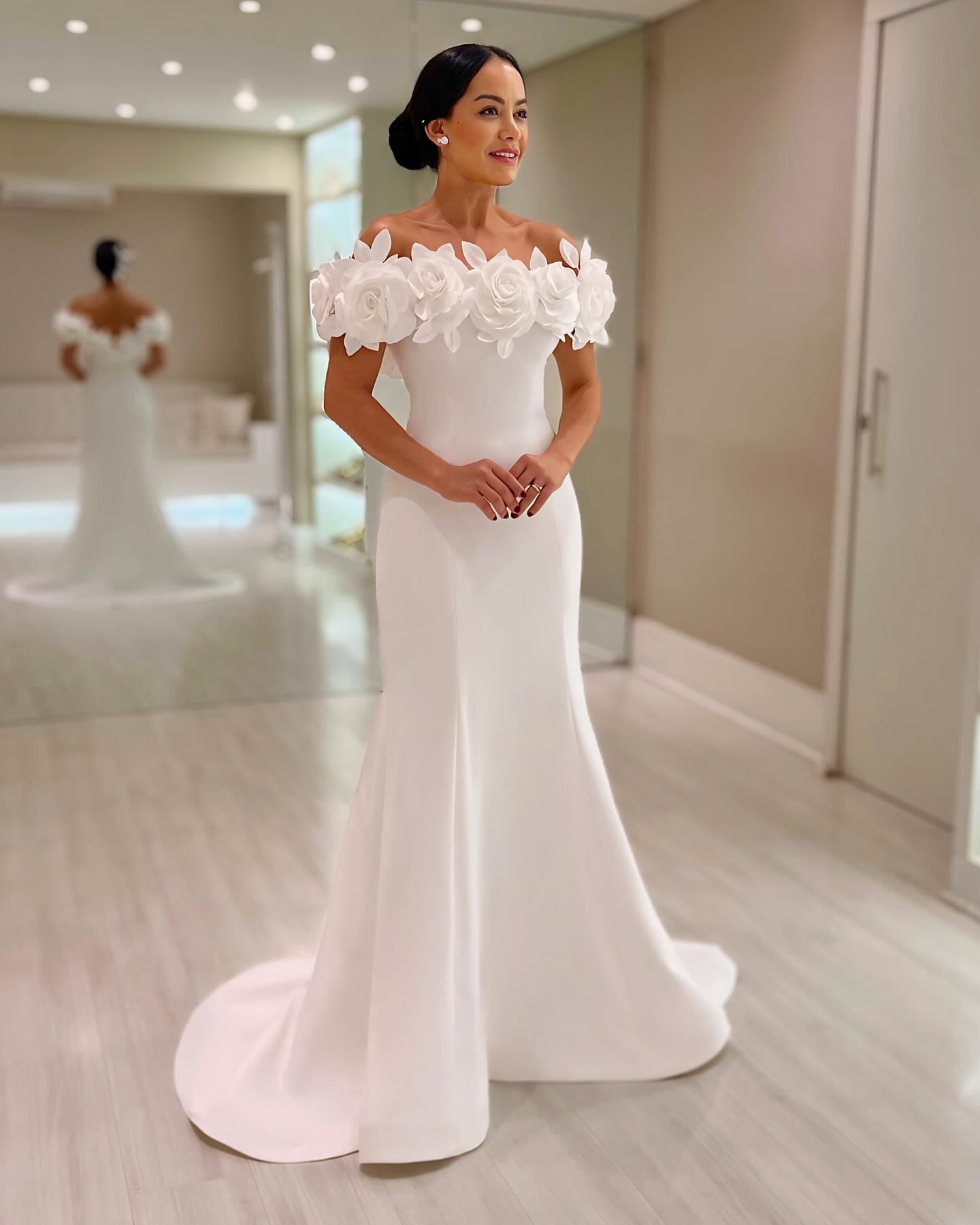 Elegant Mermaid Chart Wedding Dress appliqued off shoulder wedding dresses Bridal Gowns or length satin robe de mariage