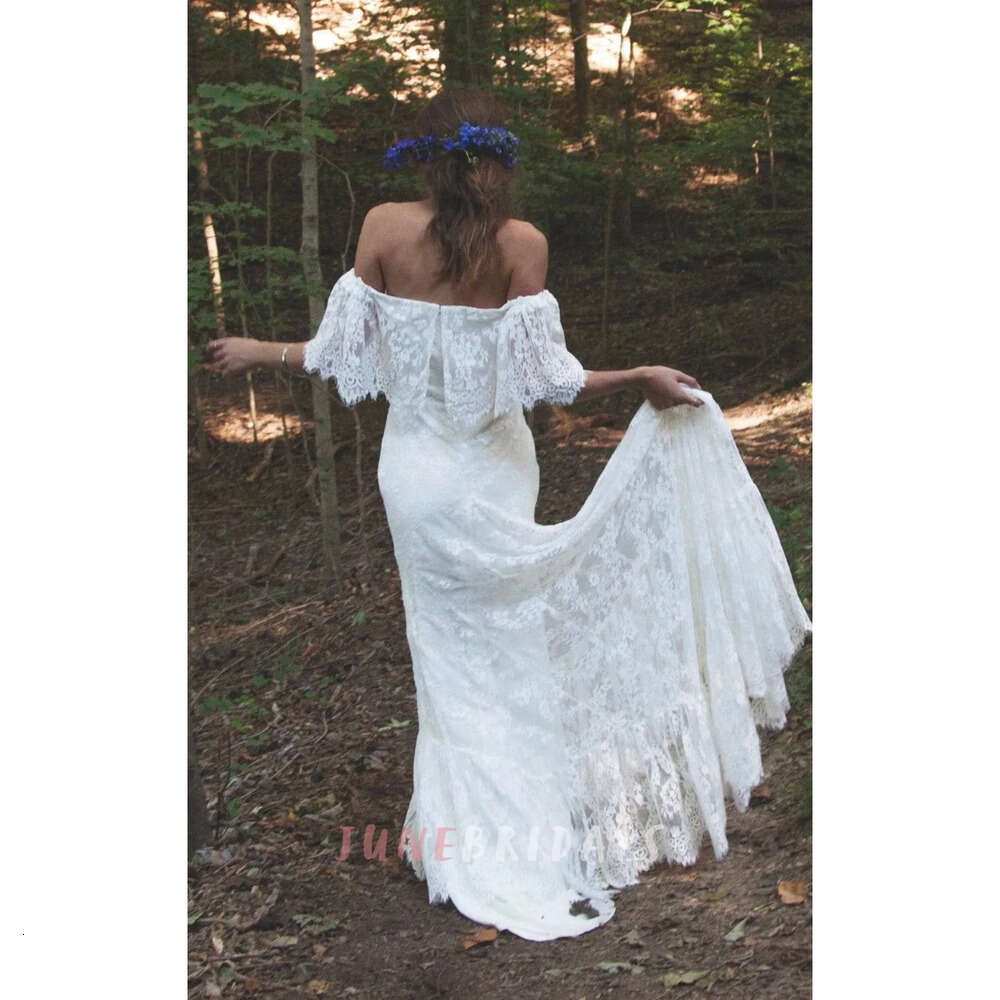 Boho Off Shoulder Sheath Scalloped Lace Wedding Dresses With Long Train Romantic Beach Bohemian Bridal Gowns
