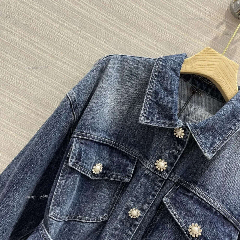 2024 Washed Blue Denim Women Jacket Designer Flowers Buttons Pockets Long Women's Coat Autumn New Tooling jackets 81830