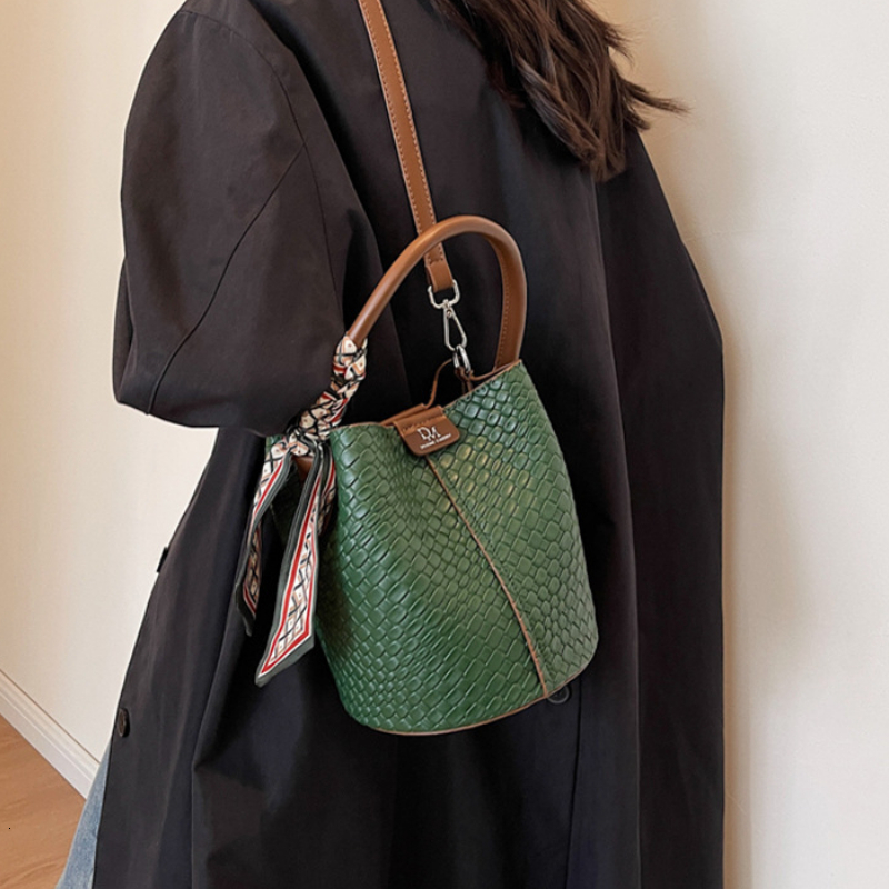 New leisure retro bucket with scarf large capacity wallet and handbag trend women s casual shoulder simple woven pattern designer crossbody bag
