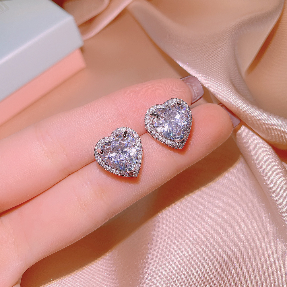 Cross-border new inlaid full of diamonds love zirconium necklace earrings ring set of three pieces of fashion high-class sense of jewelry