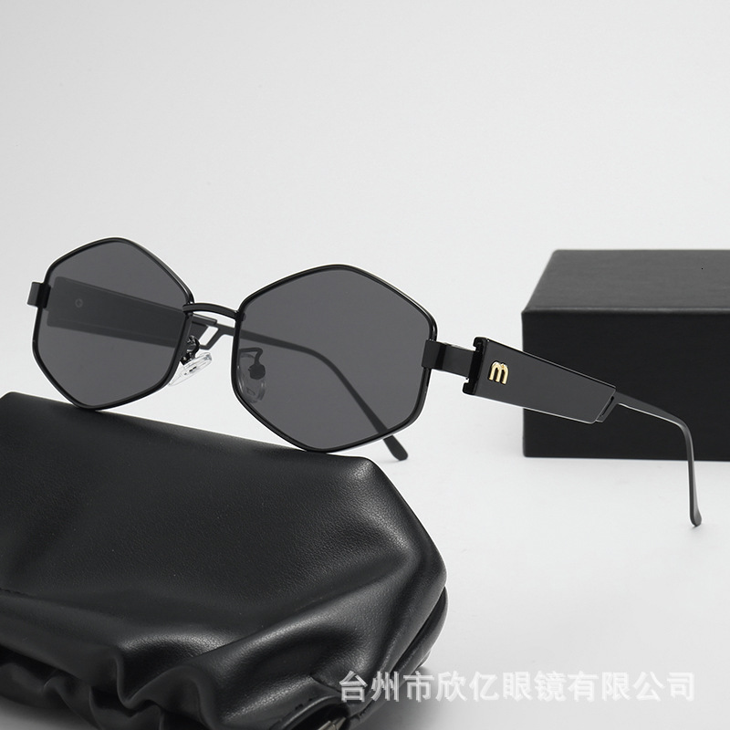 Sunglasses Luxury designer sunglasses men women sunglasses glasses classic brand luxury sunglasses Fashion UV400 GoggleFrame travel beach nice