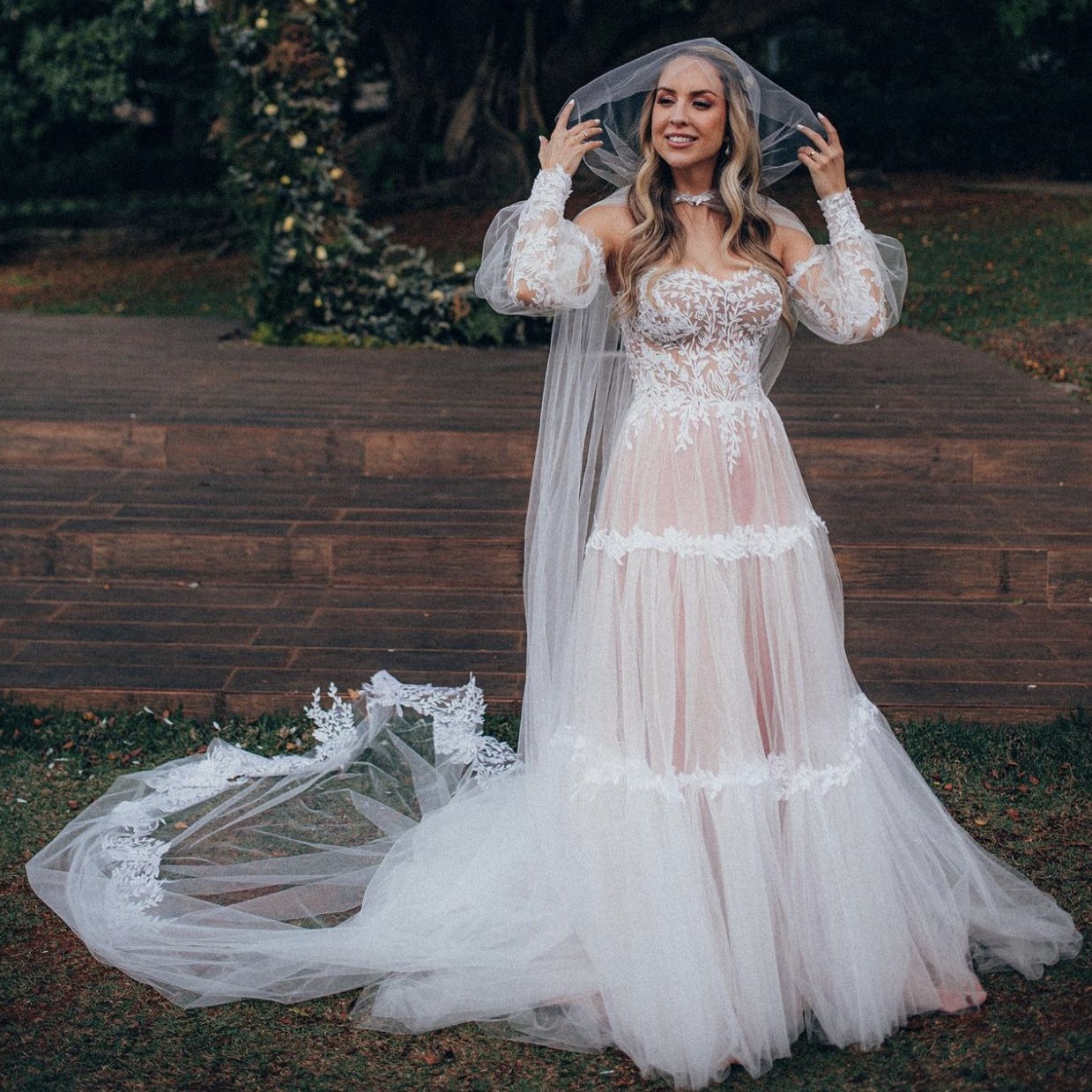 Long Sleeves Wedding Dresses A-line Bridal Gowns Beach Pleats Boho Sweet-heart Bohemian Hippie Lace Tulle Sweep Train
