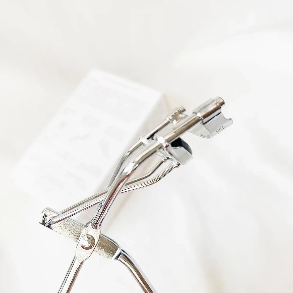 iconic eyelash curler Stainless Steel Silver Precise Control for Long Lasting Curl 241127