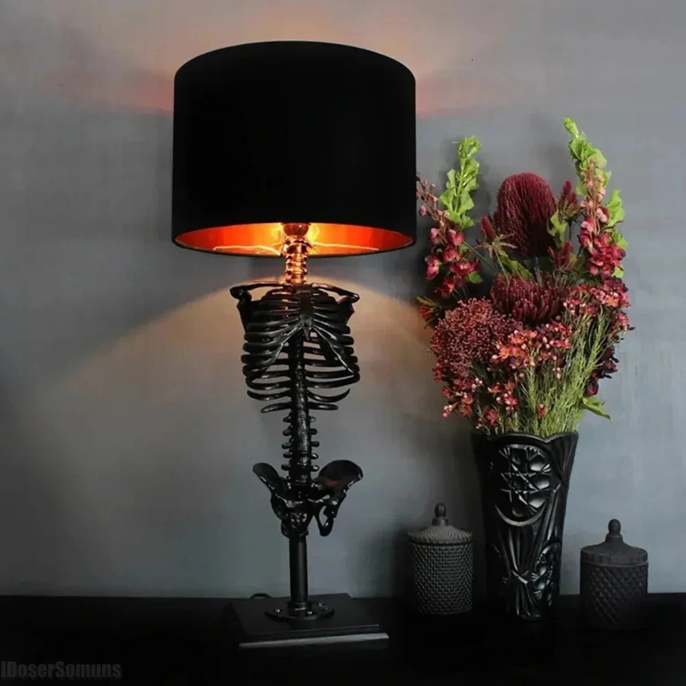 Skeleton Table Lamp Terrifying and Atmospheric Skeleton 3D Statue Room Decoration Party Supplies Night Light Halloween Decoration 241127