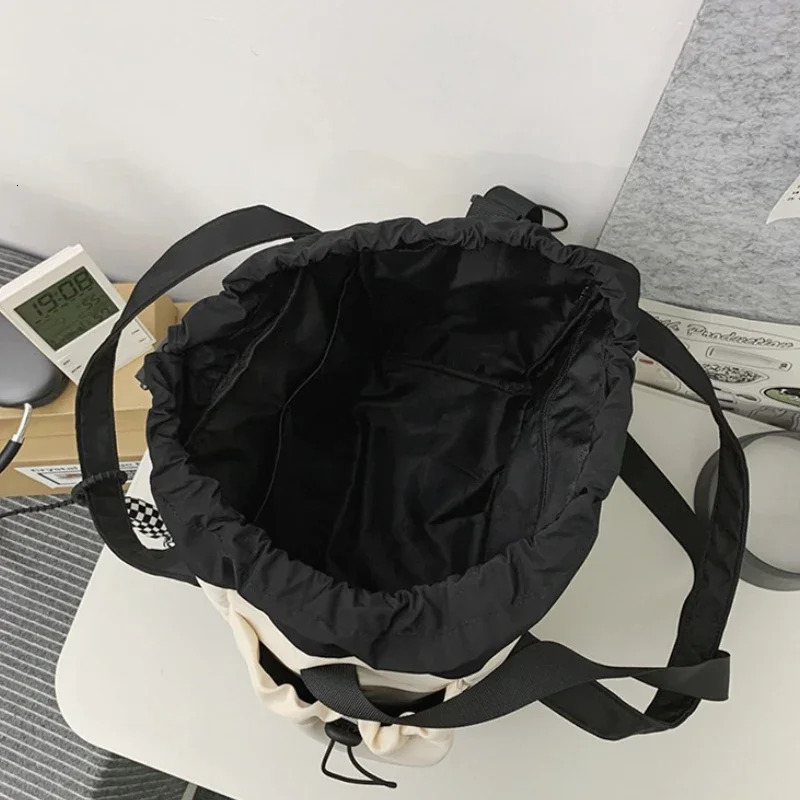 New personalized women leisure s crossbody wholesale large capacity couple shoulder new casual trend nylon handbag drawstring designer handbag