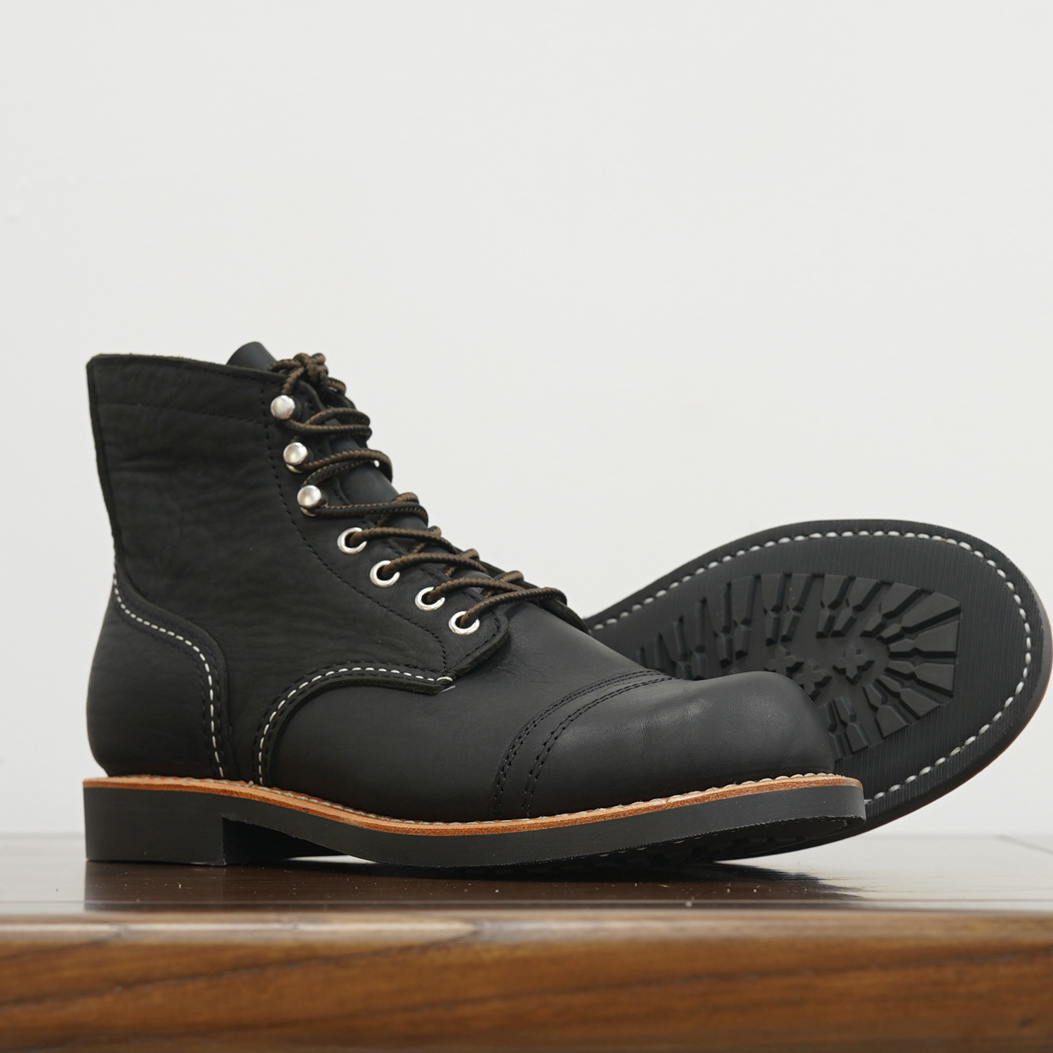 Durable Goodyear-Welted Down Red Style Work Heritage Genuine Leather Moctoeboots For Men 8084 Iron Ranger Boots