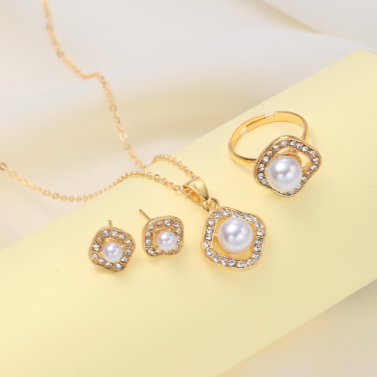 Diamond-set square pearl earrings ring necklace 3-piece set of cross-border fashion in Europe and the United States new creative senior design sense