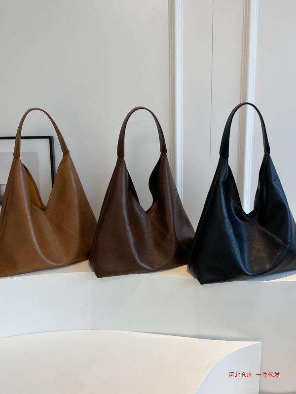 New Retro Underarm Bag With Water Bucket Commuting, Large Capaci, Versatile For Women, Autumn And Winter, Single Shoulder, Slish Soft Surface, Classic