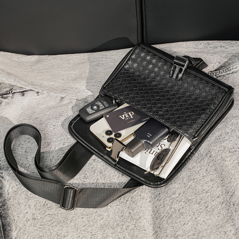 Men's Crossbody Bag Hand Woven Single Shoulder Mobile Phone Bag Versatile Small Backpack Waist Bag Portable Trendy Bag Waist Bag Can Be Worn