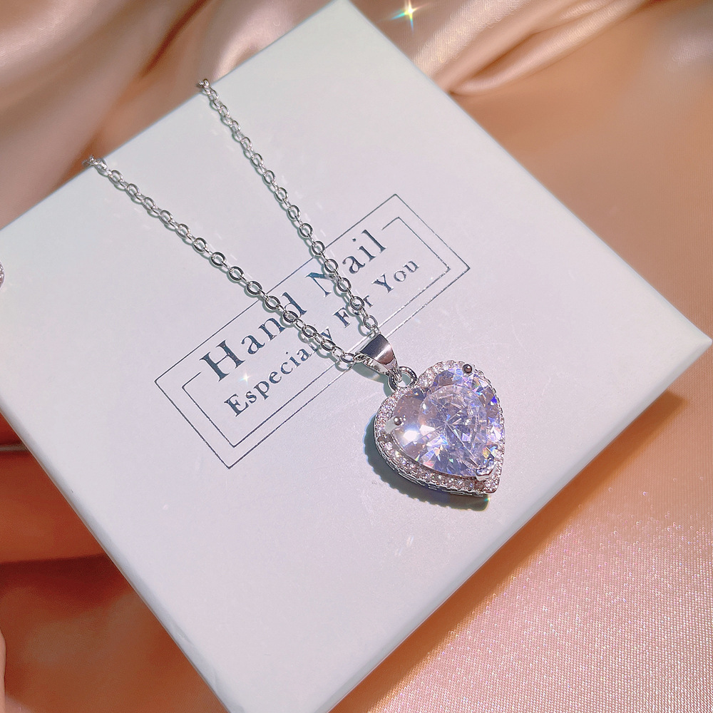 Cross-border new inlaid full of diamonds love zirconium necklace earrings ring set of three pieces of fashion high-class sense of jewelry