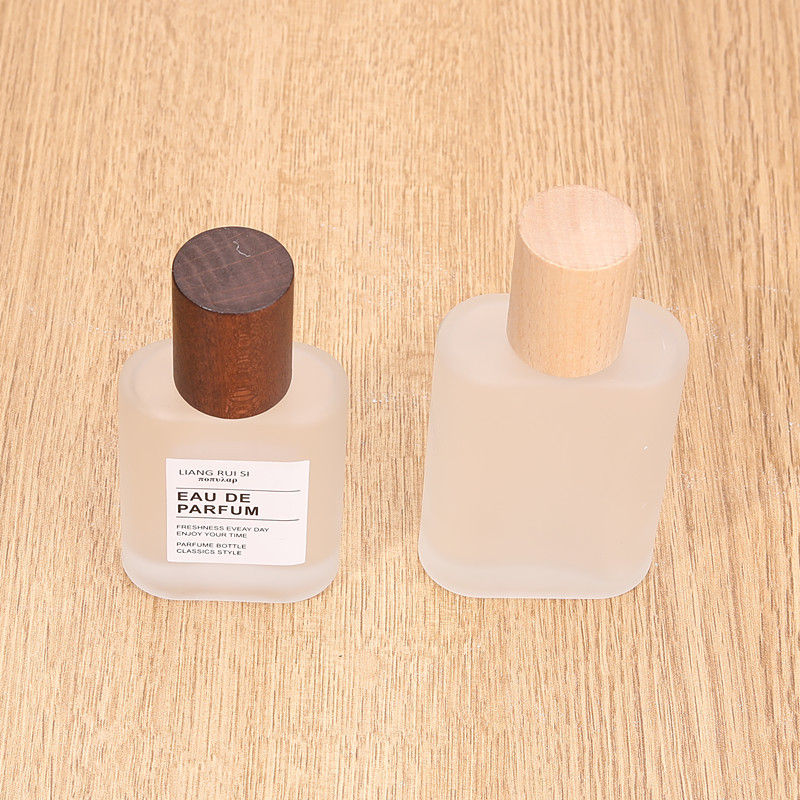60pcs 30ml/50ml Empty Square Frosted Glass Perfume Spray Bottle Cosmetic Perfume Bottle With Wood Cap