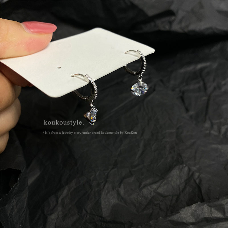 S925 silver needle Korea radiant light full of diamond earrings temperament light luxury niche sense of cold wind earrings female