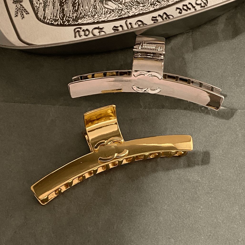 Classic Designer Brand Acrylic Clip Barrettes Clamps Women Girls Letter Shark Claw Fashion Accessory Hair Jewelry Hairpin Gift