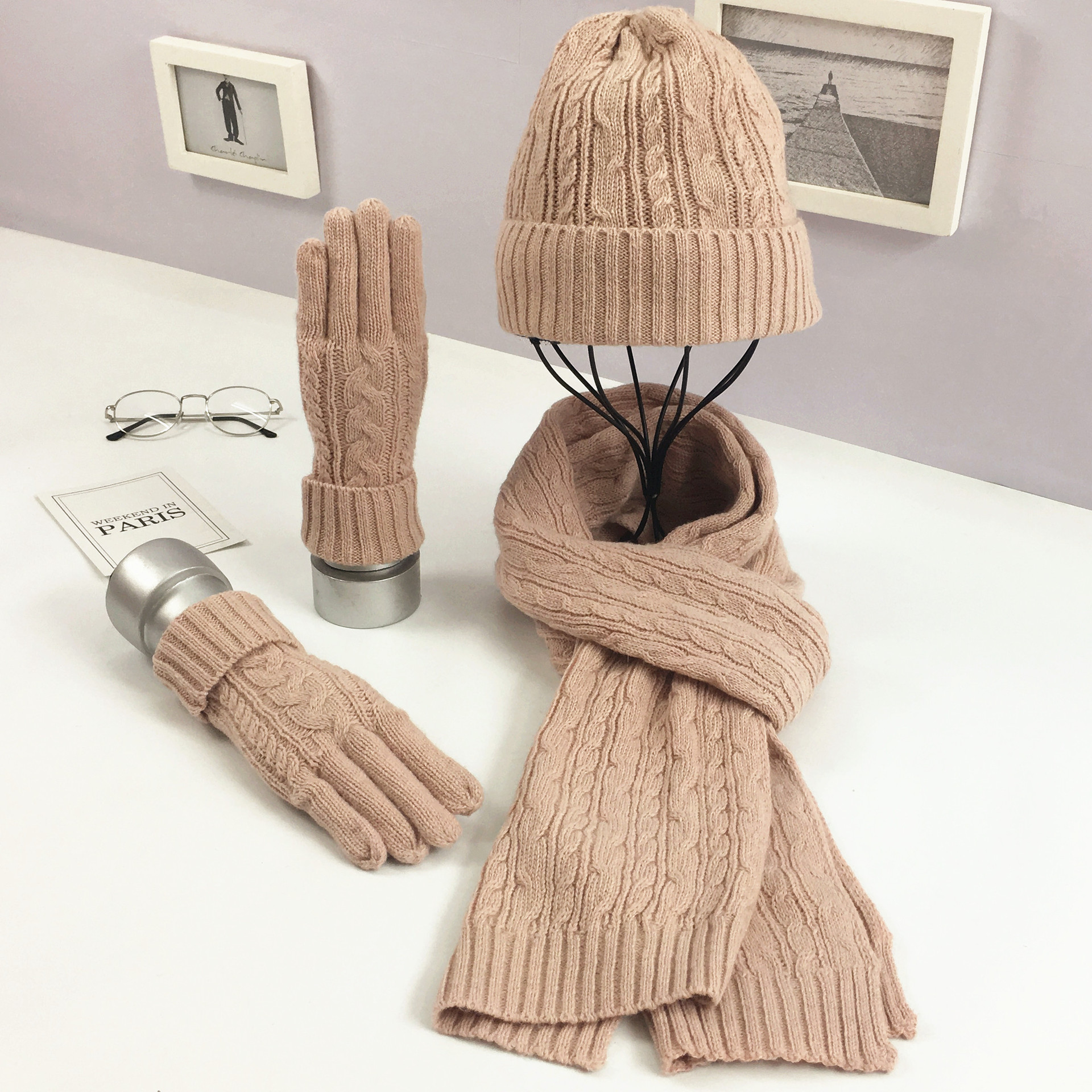 Europe and America Autumn and Winter Fashion Three piece Set Classic Fried Dough Twists Warm Hat Scarf Glove Set Factory Direct Sale