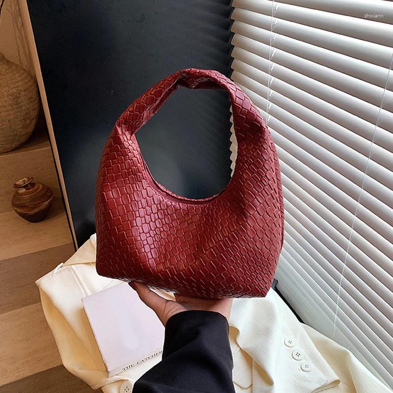 Free Shipping Totes Fashion Woven Women Handbag Large Capacity Soft Leather Underarm Bag Female Casual Shoulder Bags Commute Travel Big