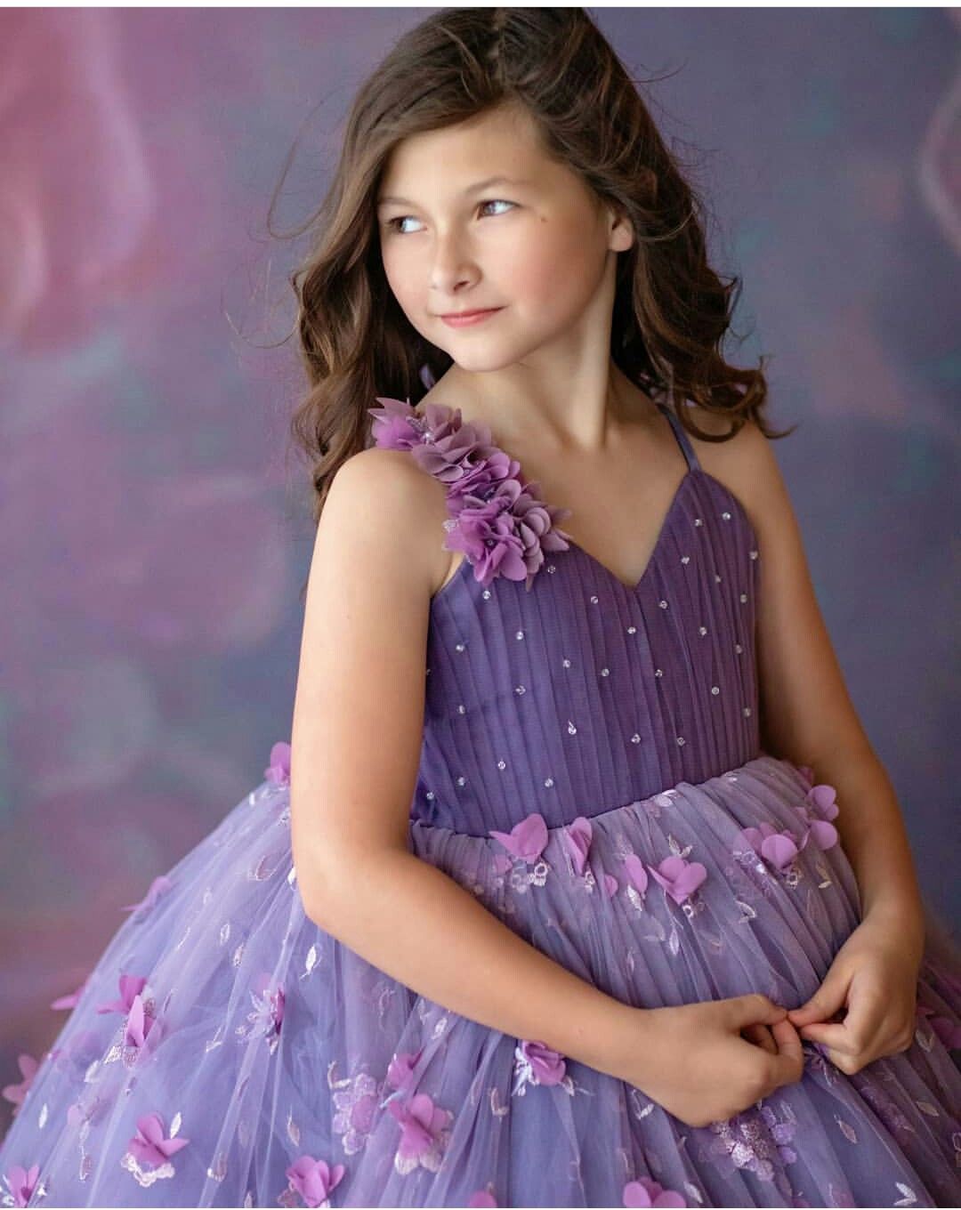2024 Purple Flower Girl Dresses For Weddings V Neck Spaghetti Straps Lace Appliques Beads Ball Gown Tulle Girls Pageant Dress Kids Communion Gowns Han