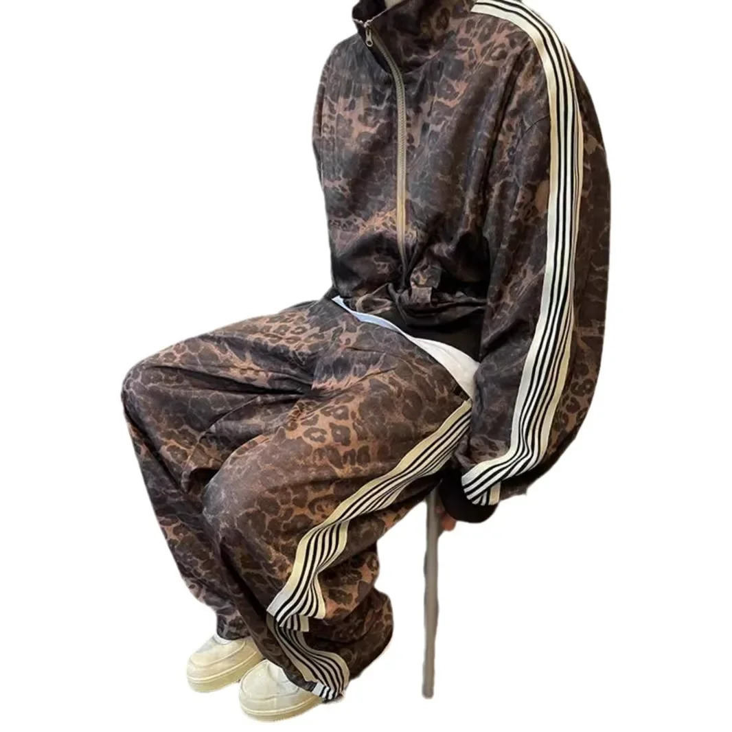 Vintage Leopard Printed Sports Suit Jacket Sweatpants For Men Trendy Digital Printing Striped Vest Style American Retro 241127