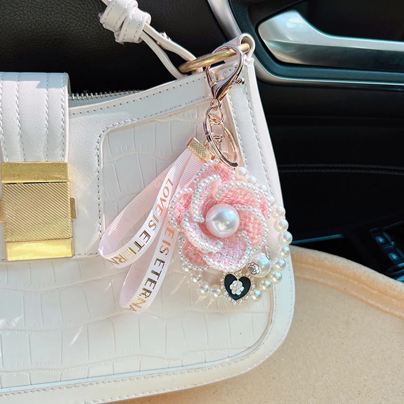 Pearl Chain Camellia Weave Handmade Keychain Car Key Ring Bag Pendant Accessories Keyfob Women Girl Keyring Gift Jewelry 241125
