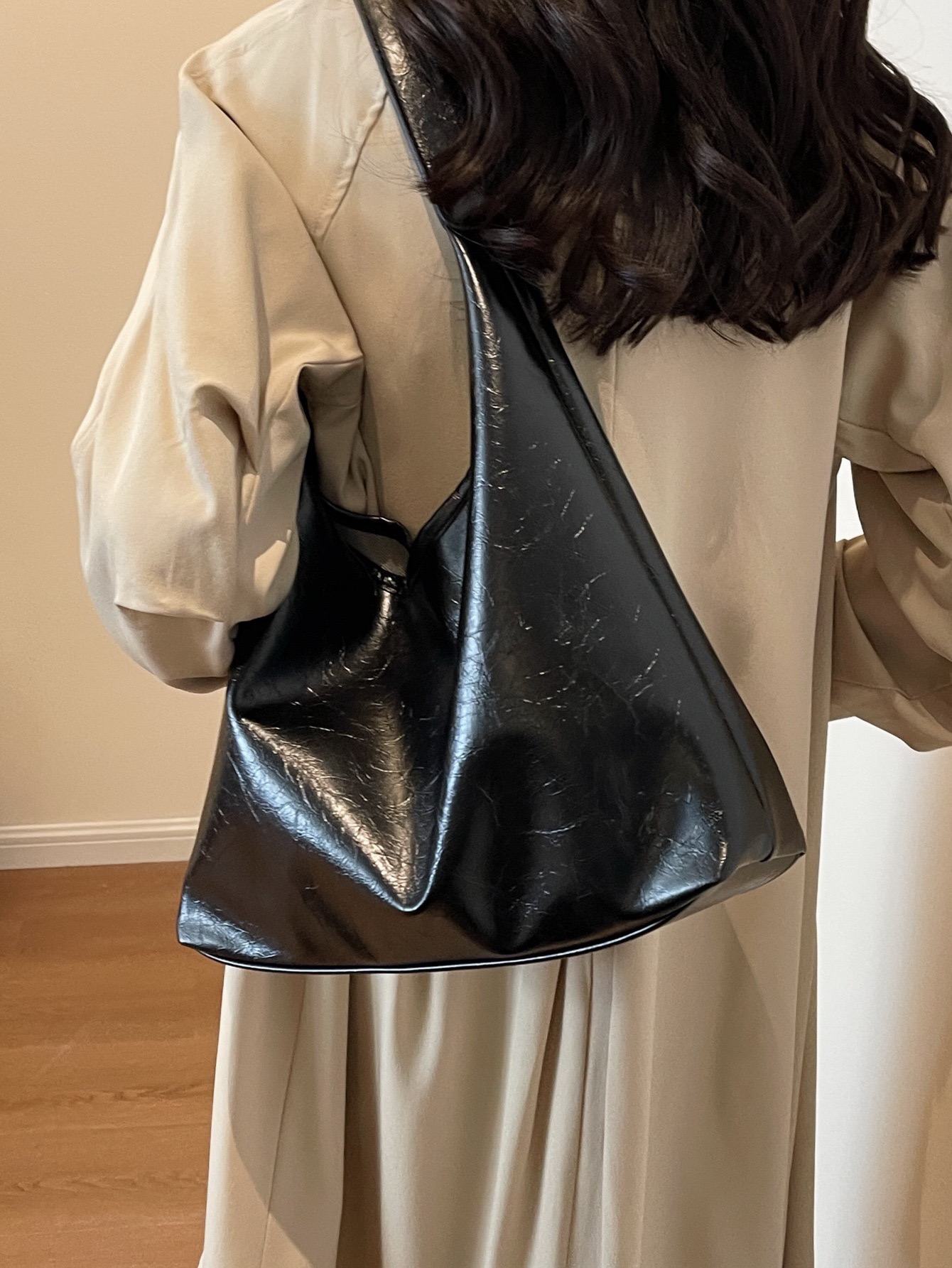 New Trendy and Stylish Simple New Large Capacity Shoulder Commuting Versatile Tote Cross border Women's Underarm Bag