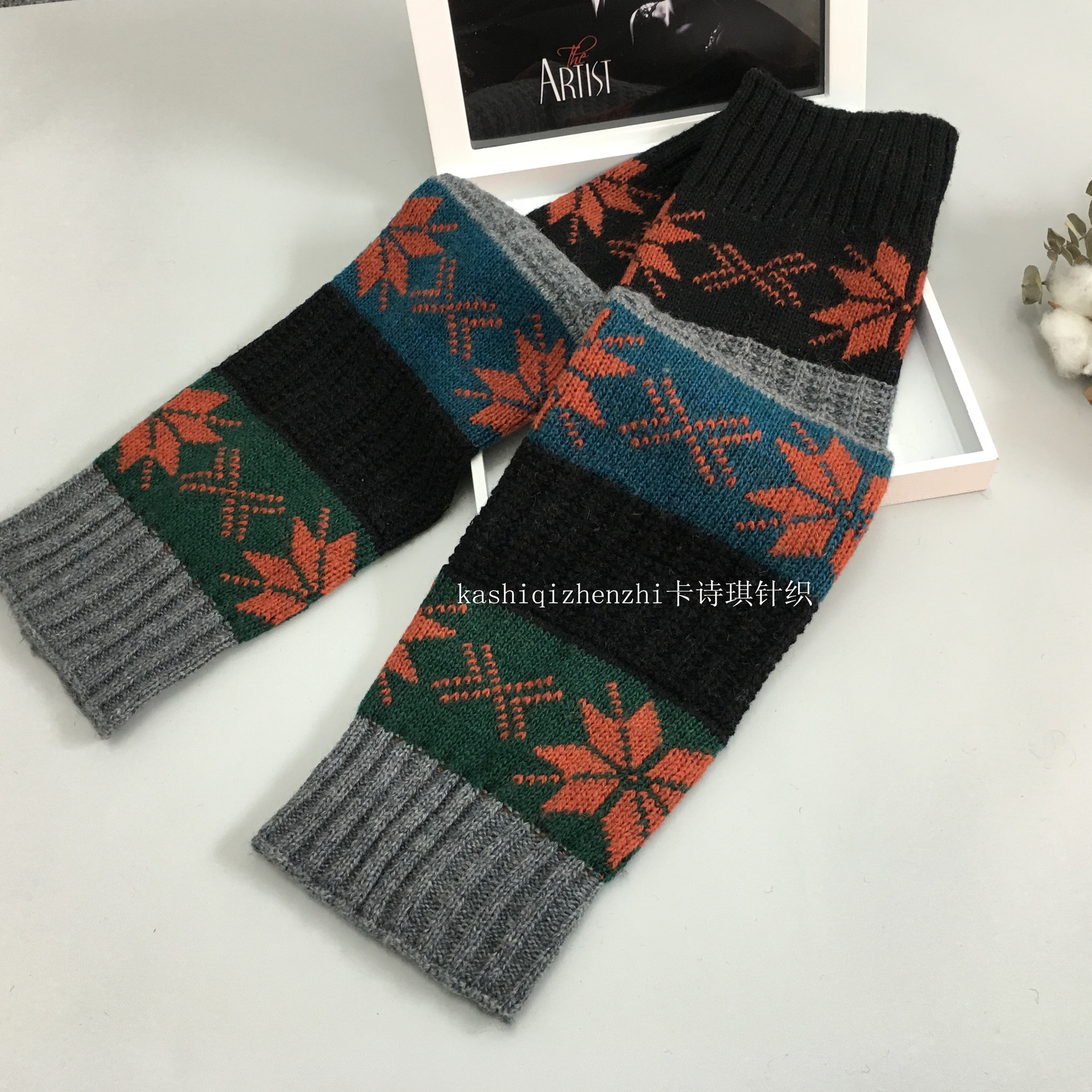 Autumn and Winter Forest Women's Warm Wool Socks Women's Leg Socks Boots Socks Color blocked Maple Leaf Pile Socks, Manufacturer Wholesale