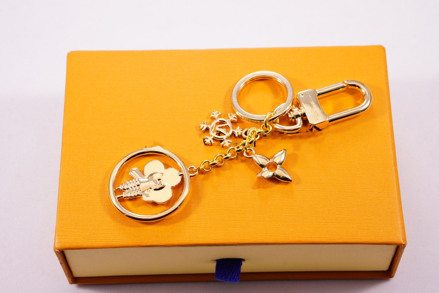 designer keychain women Letters keychain wallet top llavero Car Key Chain Packet chain Buckle jewelry snow Keyring Keychains Lanyards with box