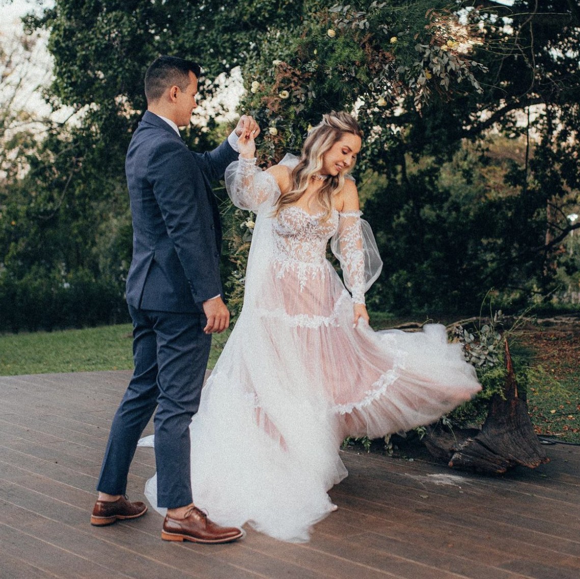 Long Sleeves Wedding Dresses A-line Bridal Gowns Beach Pleats Boho Sweet-heart Bohemian Hippie Lace Tulle Sweep Train