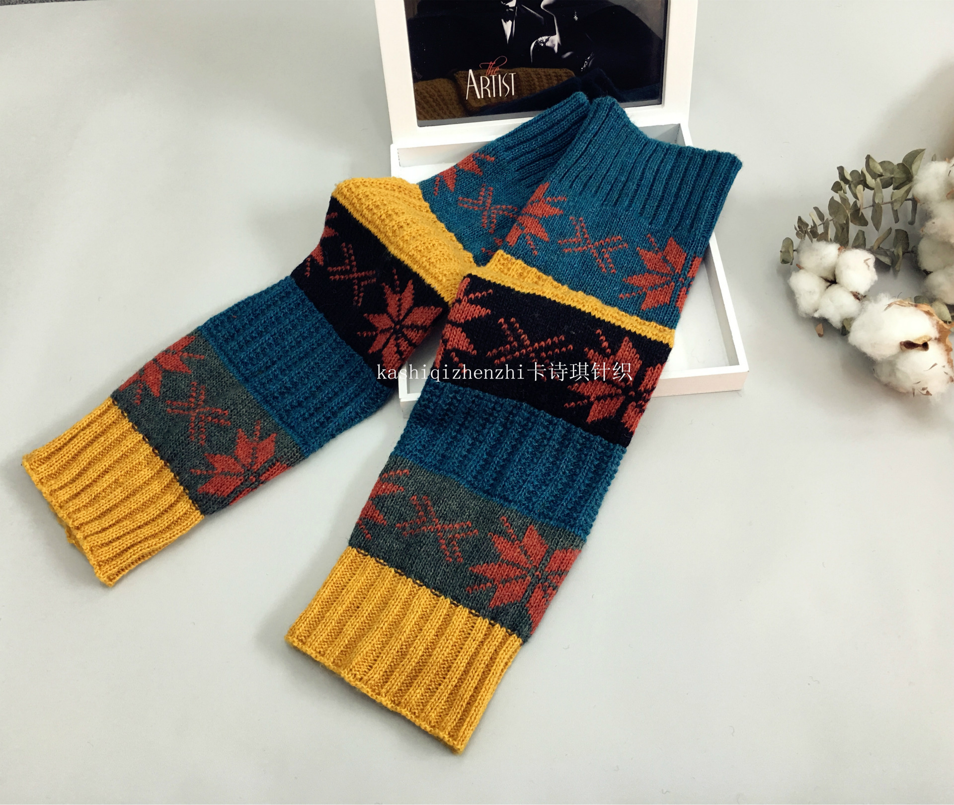Autumn and Winter Forest Women's Warm Wool Socks Women's Leg Socks Boots Socks Color blocked Maple Leaf Pile Socks, Manufacturer Wholesale