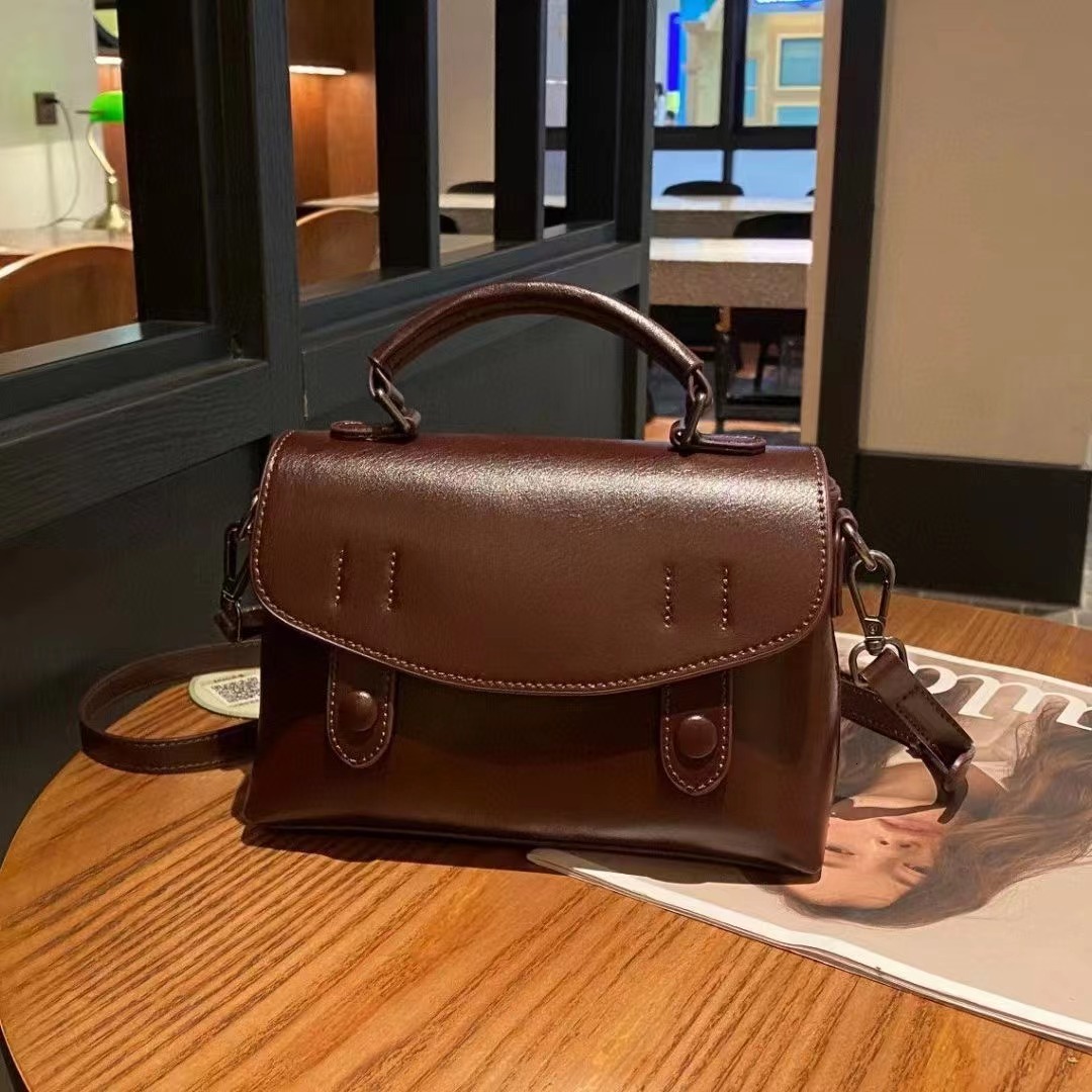 The Retro Leather Messenger Bag Women's Small Square Bag New Texture Cowhide Women's Bag Single Shoulde Designer Bags Handbags Women
