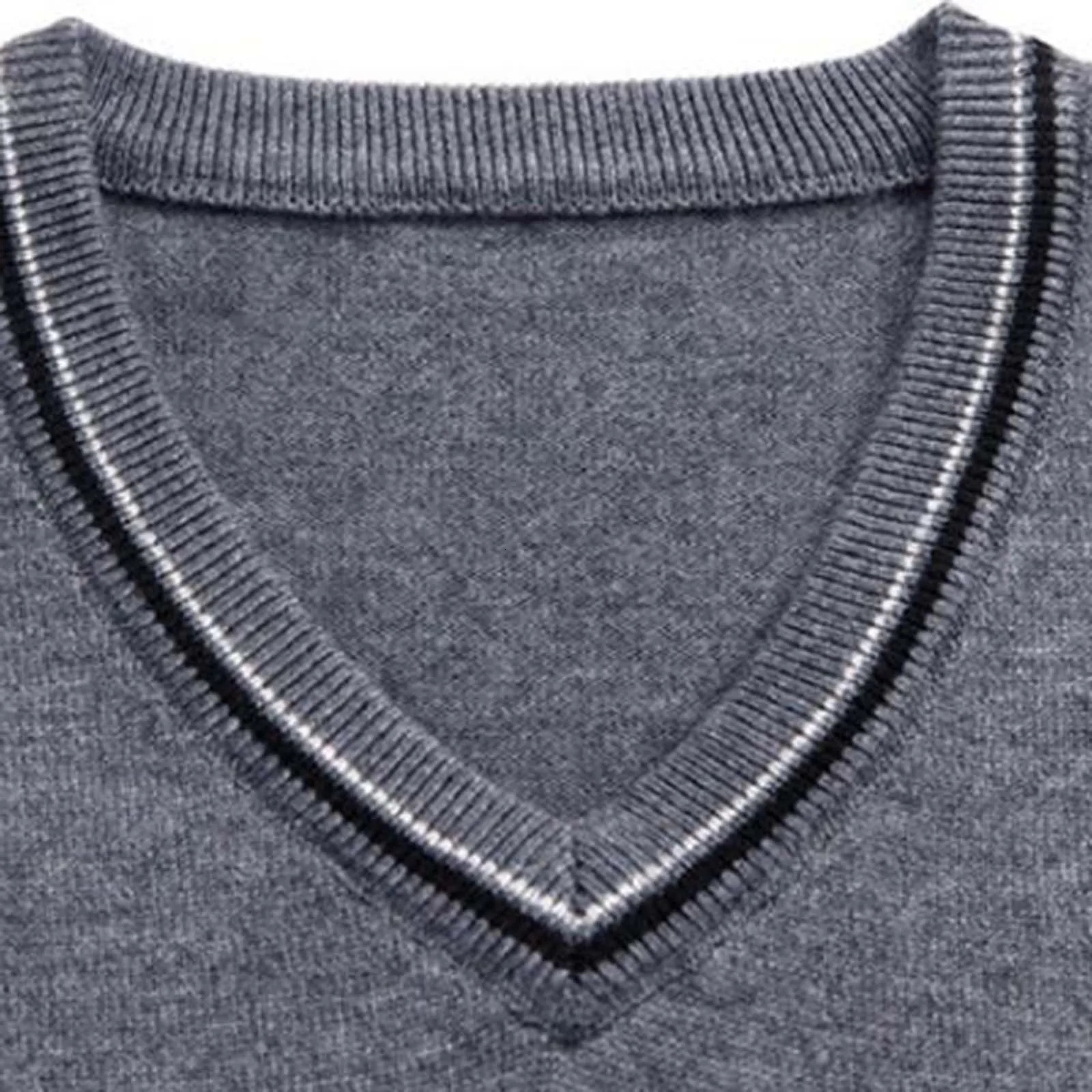 Men Knitted Sweater Vest Top Quality Autum Winter Fashion Slim Fit Knit V Neck Trendy Woolen Sleeveless Vests 241129