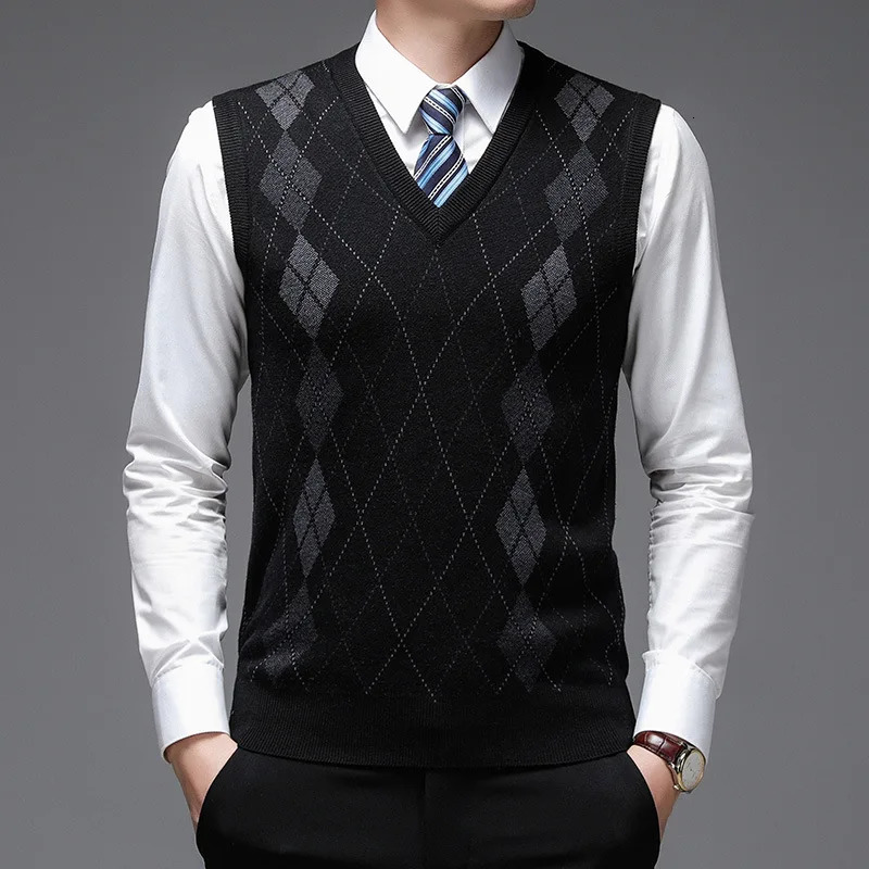 2024 Autumn Winter Mens Sleeveless Knit Top Young Matching Color Diamond Check Hair Vest Pullover 241129