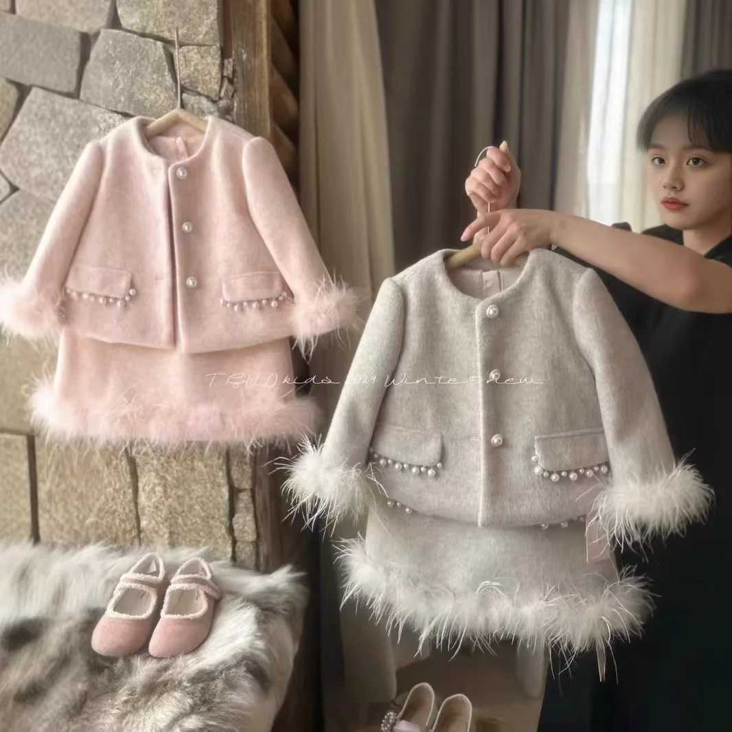 Clothing Sets Childrens Girls Little perfume Dress Set Autumn/Winter 2025 New Childrens Christmas and New Year Small Coat Vest Y241129GTZS
