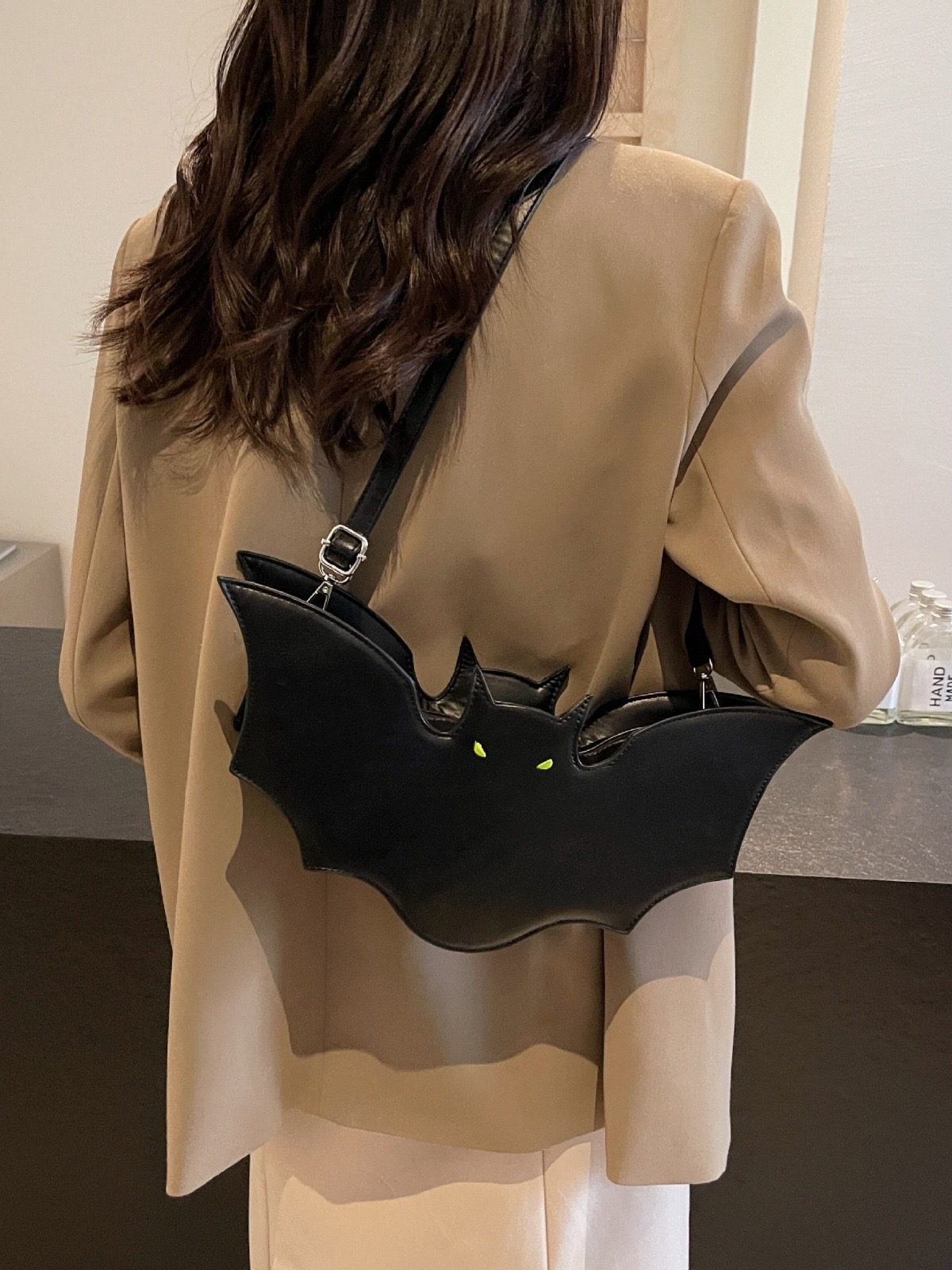 2025 new Halloween funny fun bat for women new personalized and niche design single shoulder crossbody bag zhanyishengli