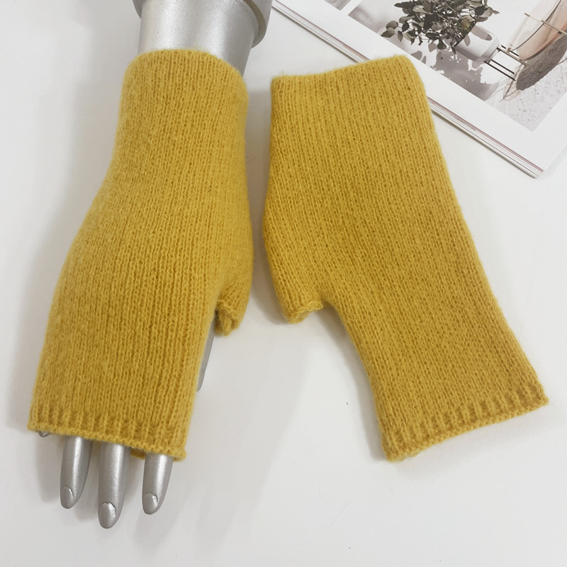 Autumn and winter outdoor decoration warm fashion trend cute girl Japanese Korean version solid color half finger knitted gloves in stock