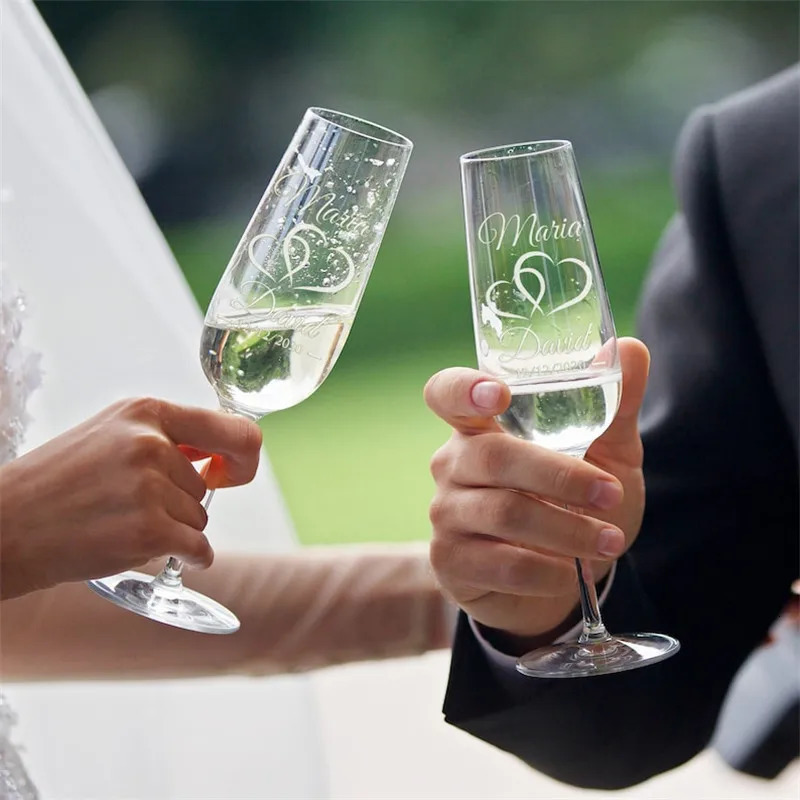 Set of 2 Personalized Mr And Mrs Wedding Toasting Flutes Glasses Custom Bride and Groom 241128