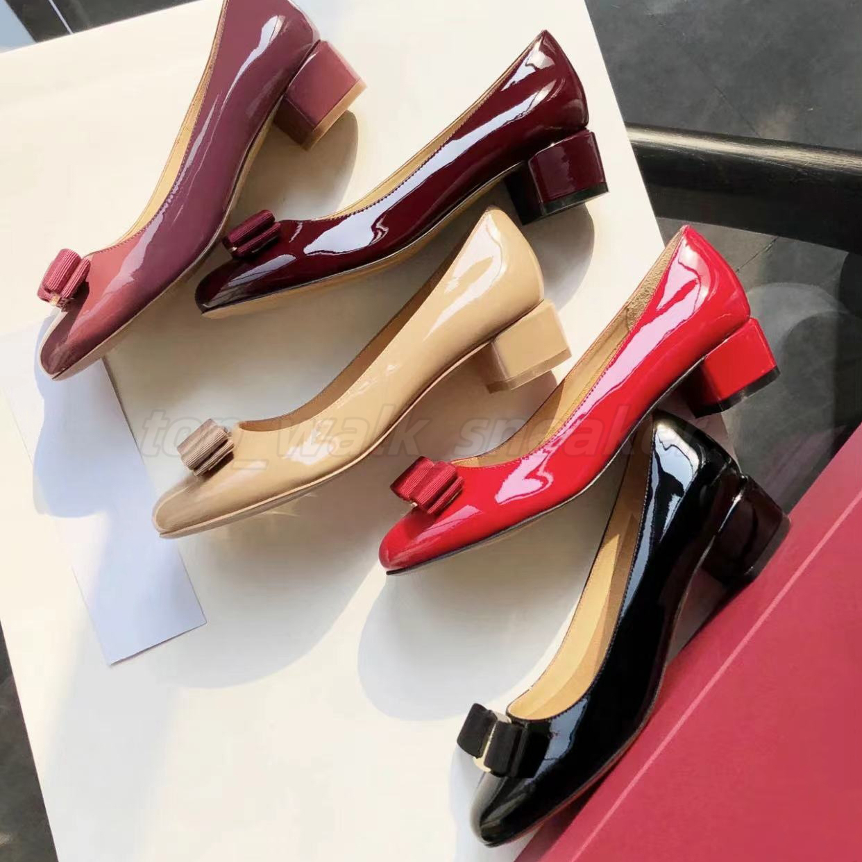 Luxury Designer Sandals Dress Shoes Women Pumps Outdoor Genuine Leather Party Mules Round Toes Women Loafers Ballet Flats Wedding Stiletto Chunky Heel Shoes Bowtie