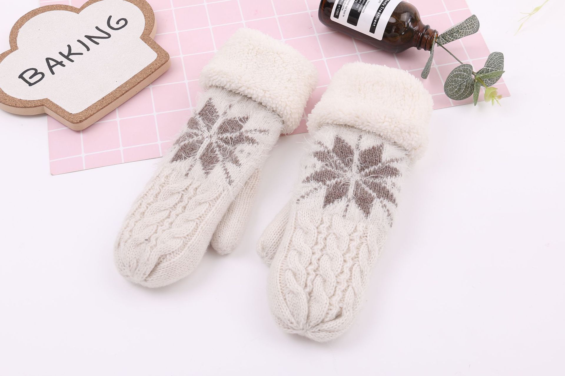 New women's warm and plush thick finger gloves for students cute and sweet wool bag finger gloves manufacturer wholesale