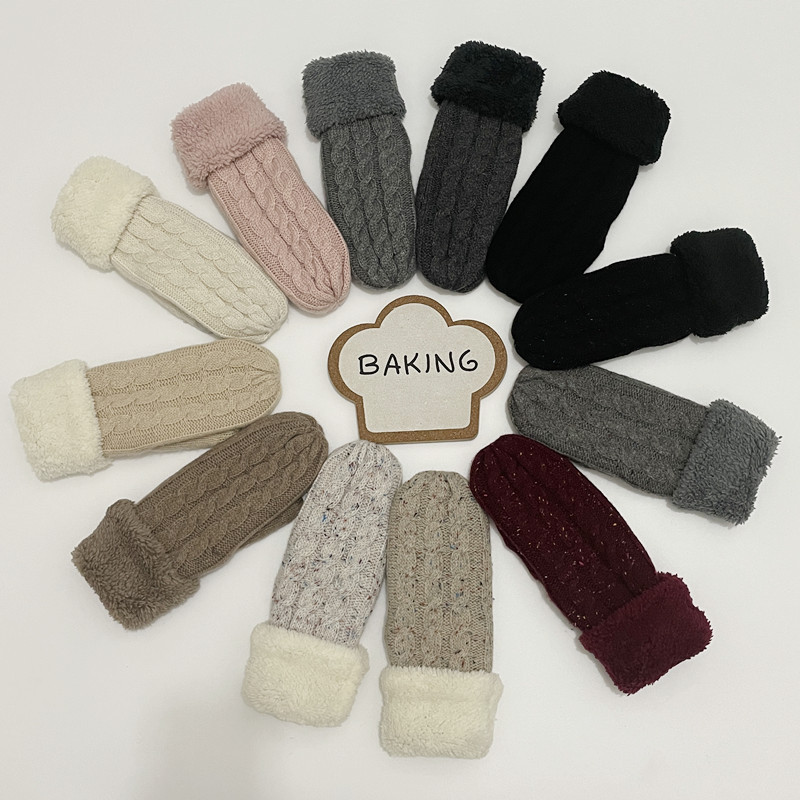 Touchscreen Knitted Woolen Gloves for Men and Women in Autumn and Winter Outdoor Windproof and Warm Protection Thickened Adult Fingers with Velvet