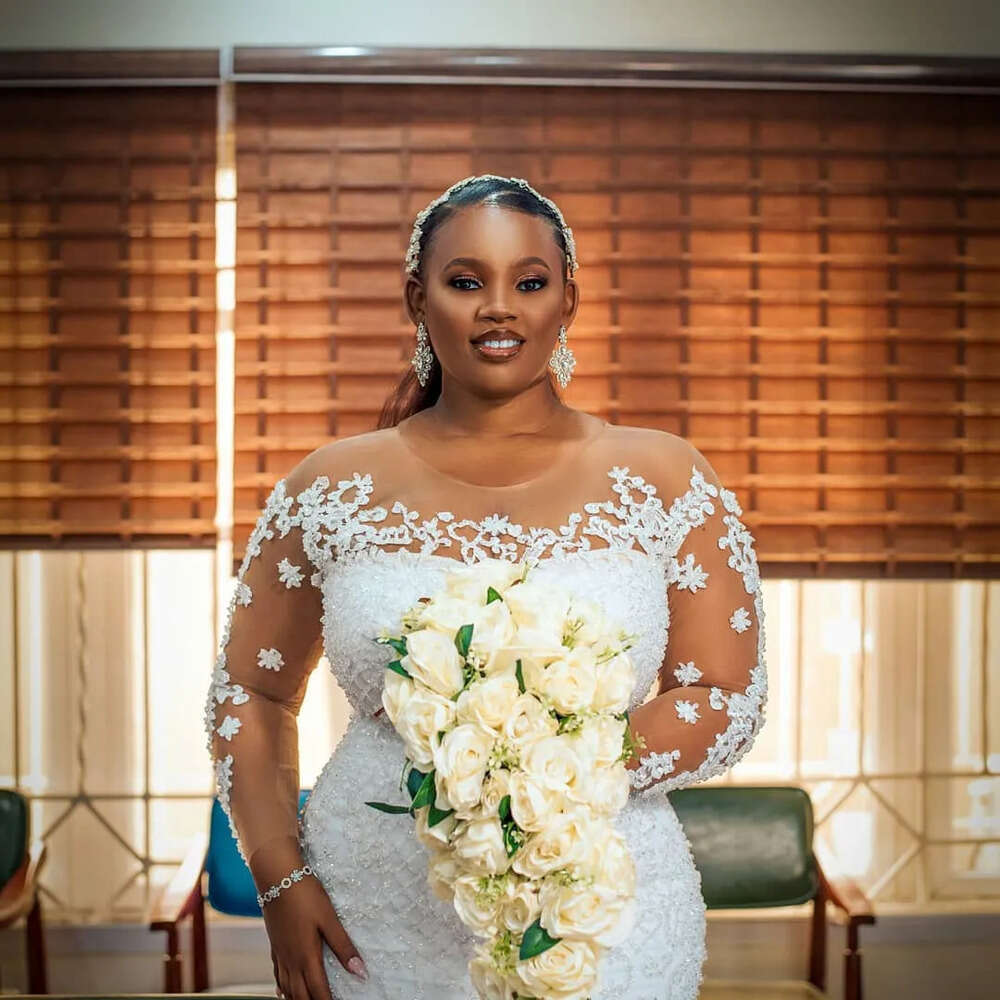 Size Arabic Ebi Plus Aso Luxurious Lace Beaded Sheer Neck Long Sleeves Bridal Dresses Sexy Vintage Wedding Gowns Zj