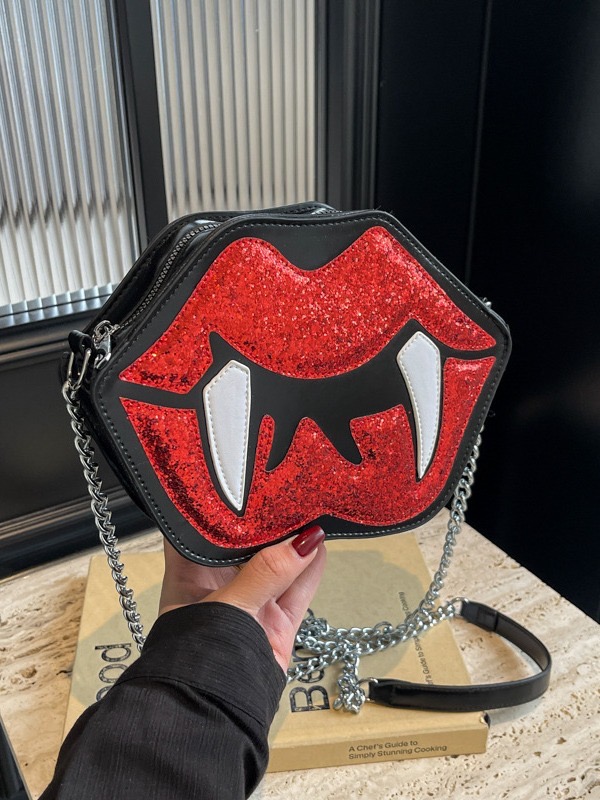2025 new Halloween new women's funny red lip dark goth chain shoulder crossbody bag zhanyishengli